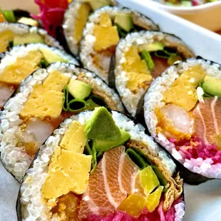 Salmon DEBU Roll