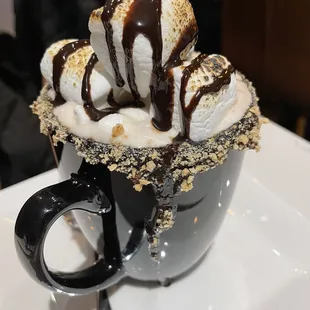 Hot chocolate with S&apos;mores