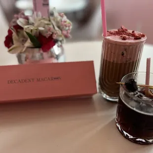 Box of 6 macarons, cold fashion coffee &amp; the Cupid's Kiss