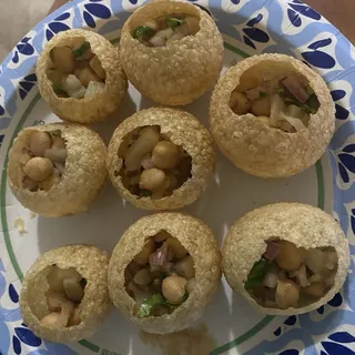 GOL GUPPA (Pani Puri)