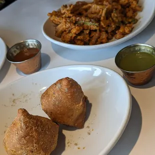 samosas &amp; mixed pakoras