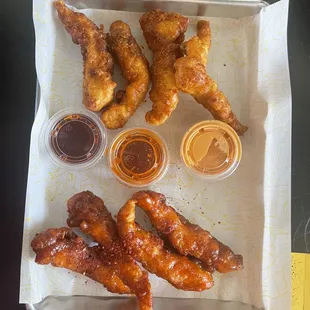 Spicy Tenders and Plain Tenders with Fly Sauce, Bbq and spicy