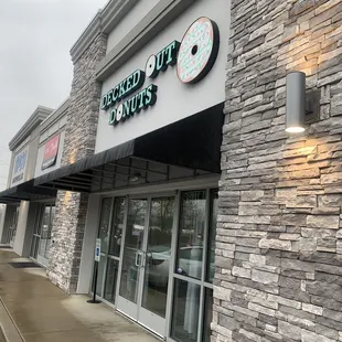 the outside of a restaurant