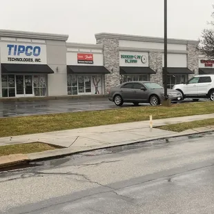 the outside of a restaurant