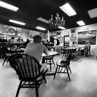 Very Quaint &amp; intimate little italian Cafe. Very Romantico. Added to moi &quot;most romantic Places in America&quot; lists. OuiOui.