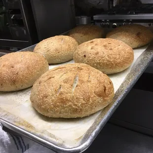 Momo&apos;s Rosemary Onion Boule