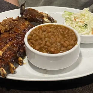 Ribs with beans and coleslaw