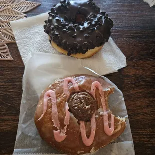 Yes! Chocolate chip and Nutella filled with strawberry icing