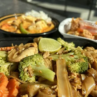 Pad see ew with chicken