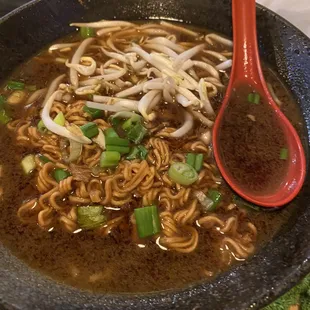 Thai boat noodles