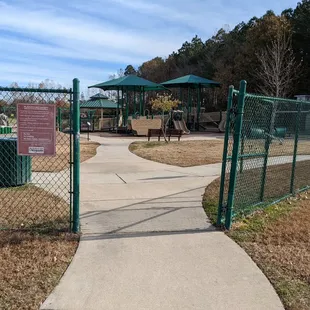 The opening.. one way in, one way out!