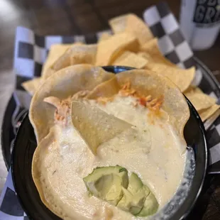 Chicken enchilada dip with chips