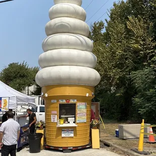 Ice cream vendor
