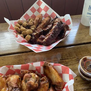 chicken wings, chicken, food, bbq wings, chicken wings and fried chicken, fried chicken wings, poultry, fried chicken, bbq chicken