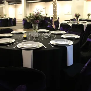 Elegant Wedding Venue with Art Gallery Setting