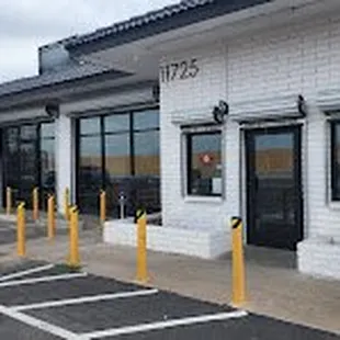 outside view of front entrance at Deeply Rooted Dispensary