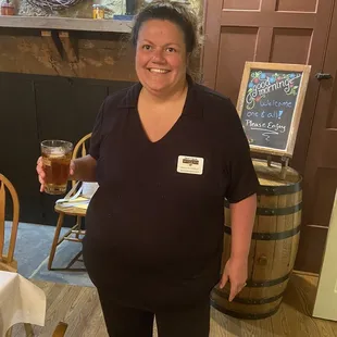 Carloyn Pasqua provided us with awesome service at the Deer Creek winery- Watson Estate.  What a great venue!