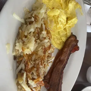 Scramble eggs with bacon, hash browns
