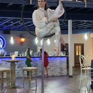 Acrobats not included but plenty of room for them!