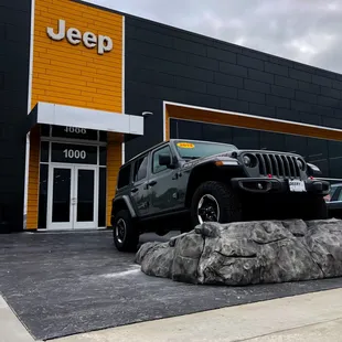 Iowa&apos;s Only All jeep Showroom Deery of Waukee