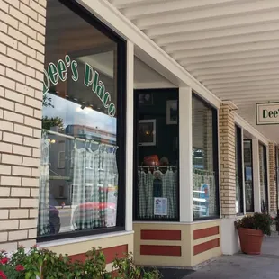 Dee&apos;s Place in Sebring