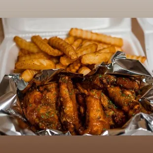 chicken wings and fried chicken, bbq chicken, fried chicken wings, food, fried chicken, poultry, chicken, chicken wings, bbq wings