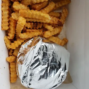 Cheeseburger  &amp; fries