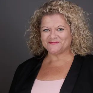 10,000 Headshots for Lori @ Coyote Insurance