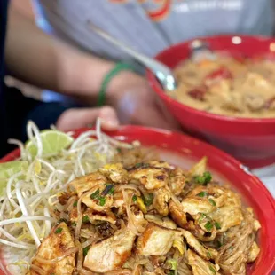 Classic Chicken Pad Thai