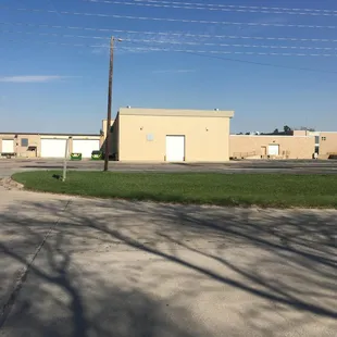 More than 500 parking spaces to accommodate large vehicles and RVs.