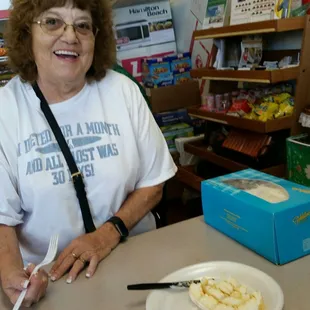 Here is my friend Donna trying Brazo cake and she liked it.