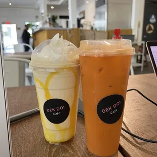 Mango smoothie drink and Thai tea