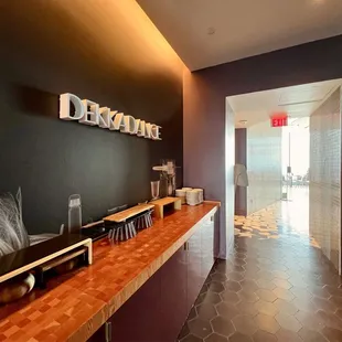 Dekkadance entrance.