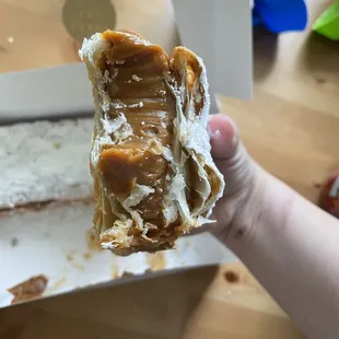 puffed pastry dessert w dulce de leche