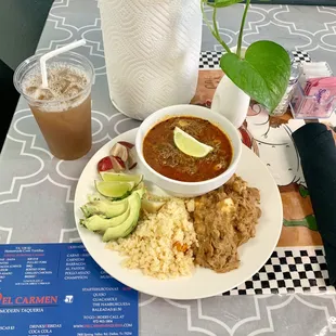 La famosa birria con frijoles puercos muy sabroso estilo guerrerense.