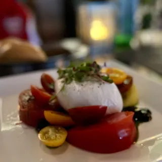 Heirloom Tomato & Burrata Salad
