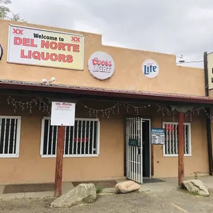 Del Norte Liquors