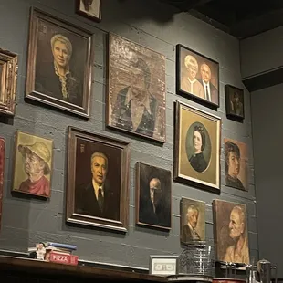 Wall of famous pizza eaters of the 20th century