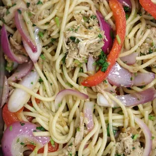 TGB's pasta with chicken, bell peppers and herbs (Tallarin Saltado de Pollo)