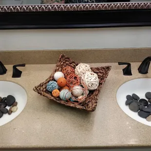 Beautiful bathroom details!