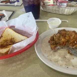 Lil&apos; Supreme Dinner.