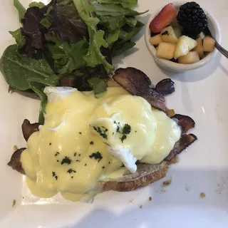 Eggs Benedict Croissant*