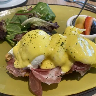 Burrata & Prosciutto Eggs Benedict on Croissant*