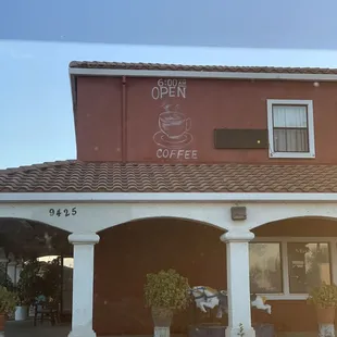 They don&apos;t open at 6 like it states on the building. They open at 7:30am