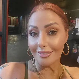 Shari C.