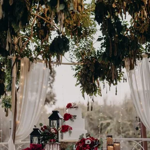 Wedding cake + bday cake by Del Rio Vista Garden, groom's bday same day as wedding. Wedding 10/21/23