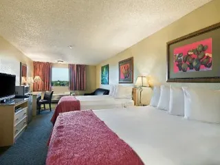 Oxford Suites Lancaster