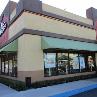 Front side of Del Taco