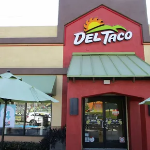 Front: Del Taco