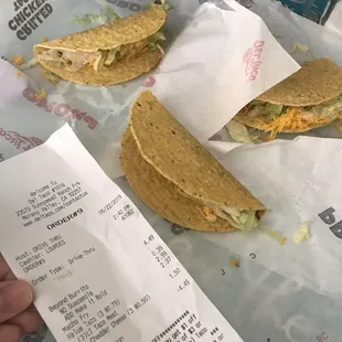 Tacos that were suppose to have extra cheese and they had nothing